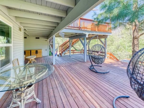 Peaceful Mountain Retreat 7 BR North Fork Vacation Home