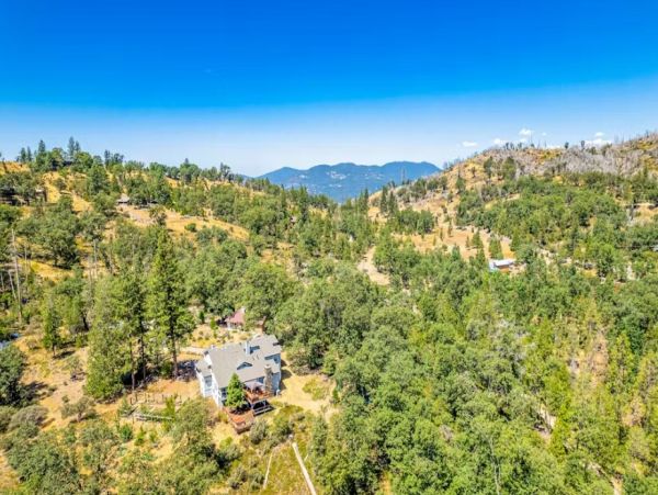 Peaceful Mountain Retreat 7 BR North Fork Vacation Home