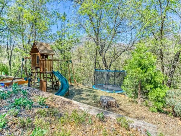 Peaceful Mountain Retreat 7 BR North Fork Vacation Home