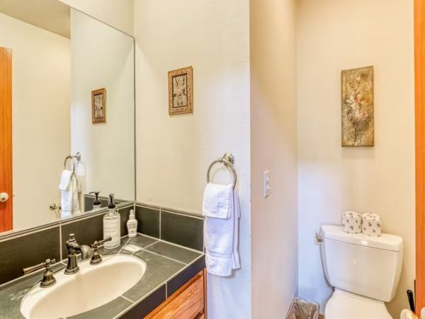 Peaceful Mountain Retreat 7 BR North Fork Vacation Home