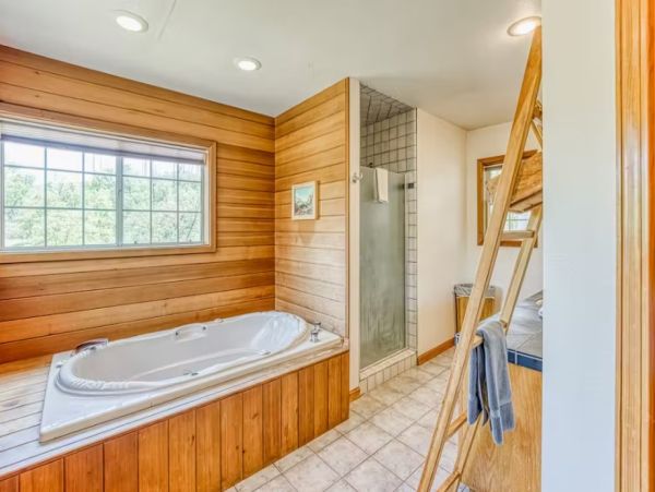 Peaceful Mountain Retreat 7 BR North Fork Vacation Home
