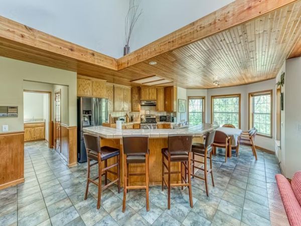 Peaceful Mountain Retreat 7 BR North Fork Vacation Home
