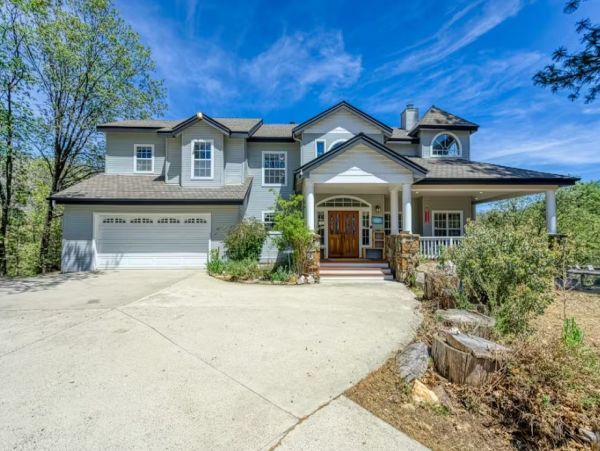 Peaceful Mountain Retreat 7 BR North Fork Vacation Home