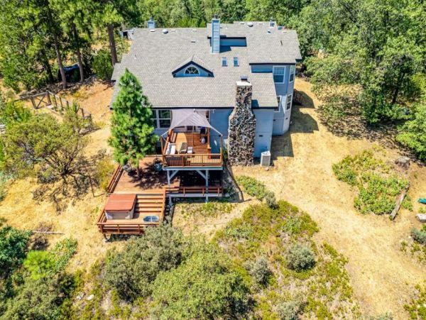 Peaceful Mountain Retreat 7 BR North Fork Vacation Home