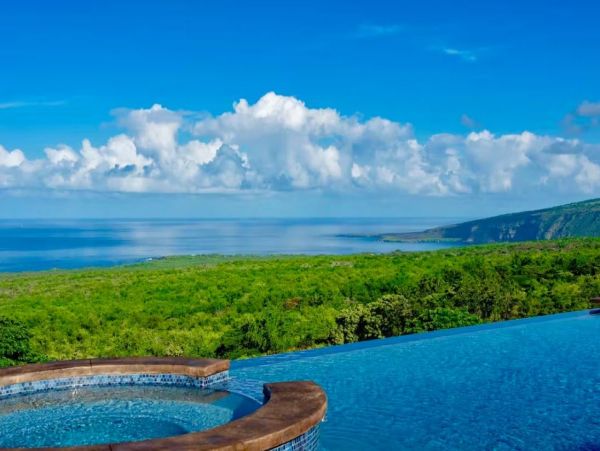 Big Island Luxury Estate with Amazing Ocean and Bay Views
