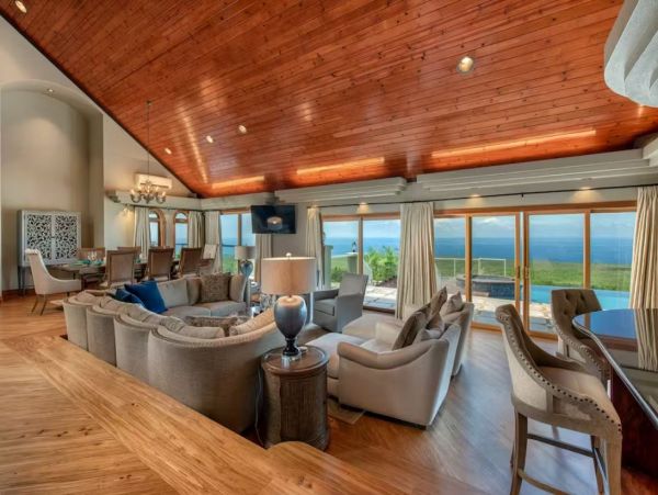 Big Island Luxury Estate with Amazing Ocean and Bay Views
