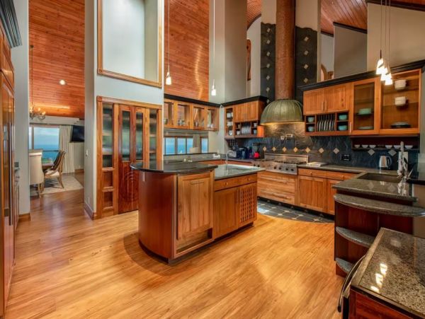 Big Island Luxury Estate with Amazing Ocean and Bay Views