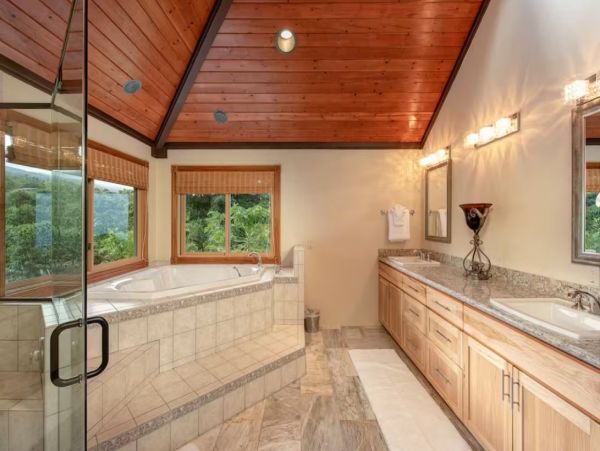 Big Island Luxury Estate with Amazing Ocean and Bay Views