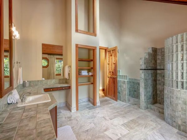 Big Island Luxury Estate with Amazing Ocean and Bay Views