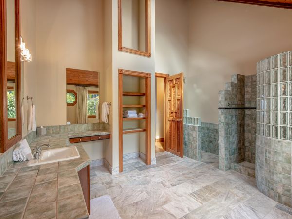 Big Island Luxury Estate with Amazing Ocean and Bay Views