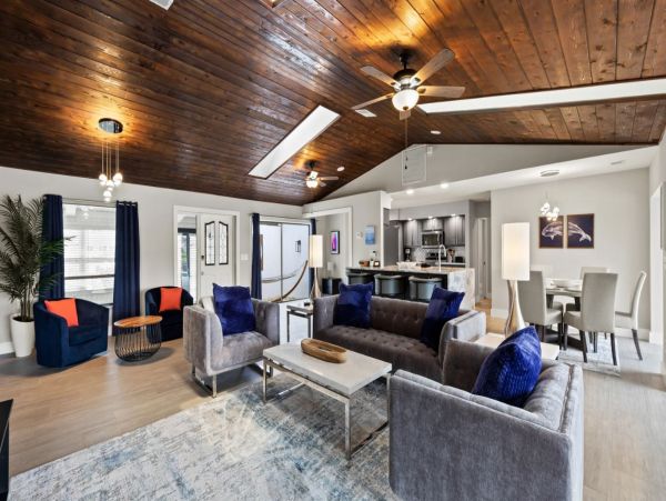 Canalfront Luxury Home in Cape Coral with Pool and Boat Dock