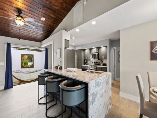 Canalfront Luxury Home in Cape Coral with Pool and Boat Dock