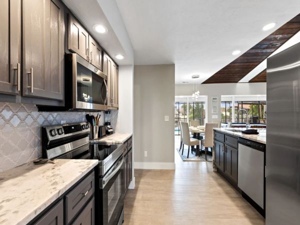 Canalfront Luxury Home in Cape Coral with Pool and Boat Dock