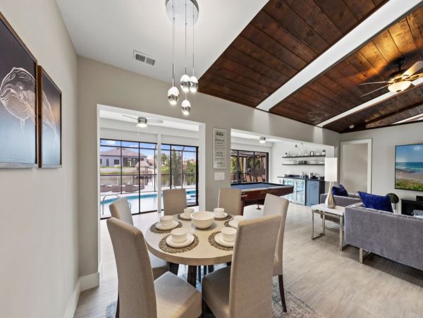 Canalfront Luxury Home in Cape Coral with Pool and Boat Dock