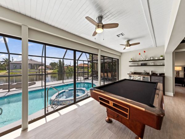Canalfront Luxury Home in Cape Coral with Pool and Boat Dock