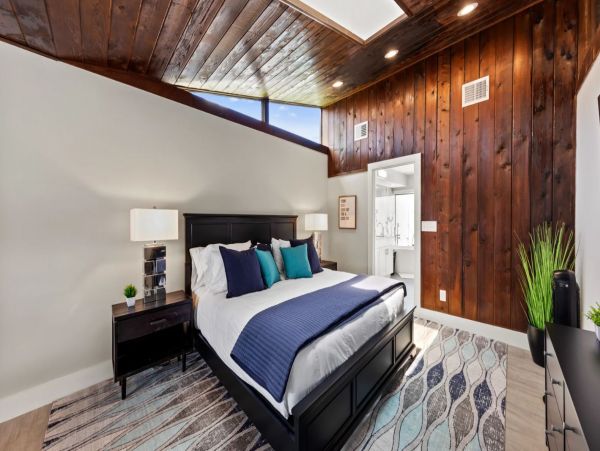 Canalfront Luxury Home in Cape Coral with Pool and Boat Dock