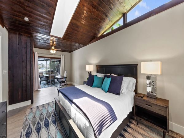 Canalfront Luxury Home in Cape Coral with Pool and Boat Dock