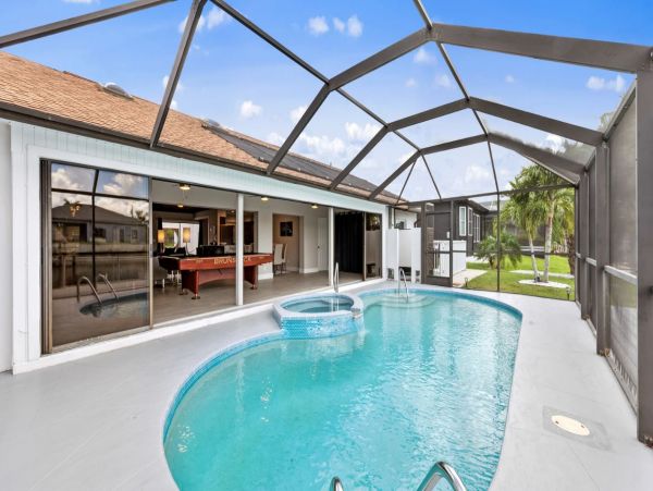Canalfront Luxury Home in Cape Coral with Pool and Boat Dock