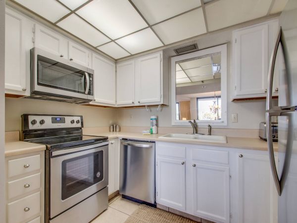 Destin Vacation Condo Two Bedroom Walk to Beach