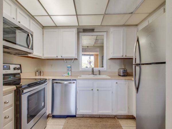 Destin Vacation Condo Two Bedroom Walk to Beach
