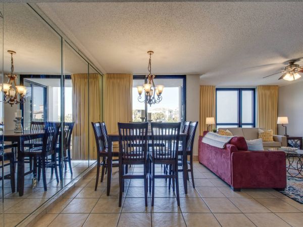 Destin Vacation Condo Two Bedroom Walk to Beach