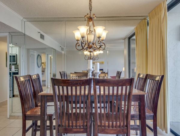 Destin Vacation Condo Two Bedroom Walk to Beach