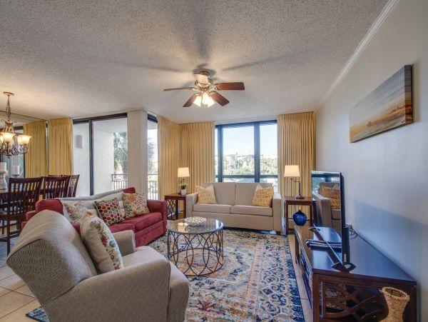 Destin Vacation Condo Two Bedroom Walk to Beach