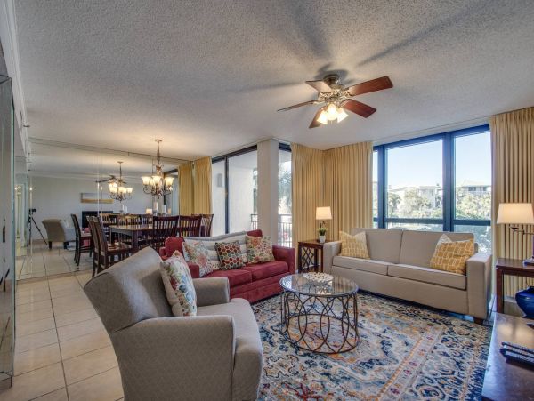 Destin Vacation Condo Two Bedroom Walk to Beach