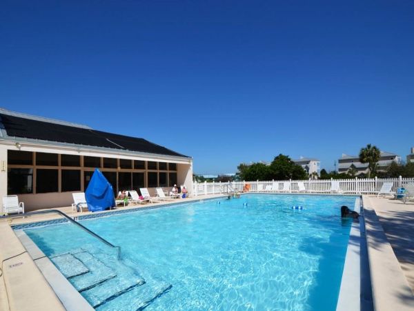 Destin Vacation Condo Two Bedroom Walk to Beach