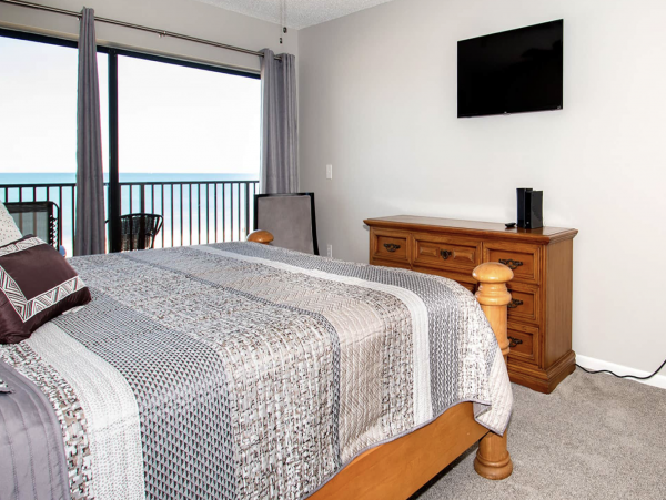 Clearwater Condo with Gulf Views 2 Bedrooms Sleeps 6 Guests