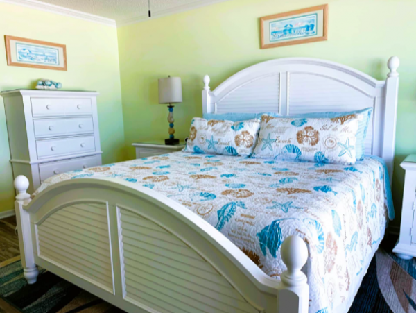 Cozy Beachfront Condo with Stunning Gulf Views