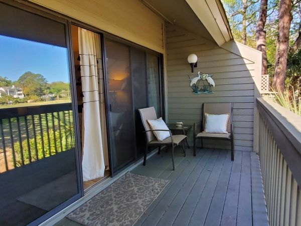 Hilton Head Vacation Condo Two Bedroom Walk to Beach