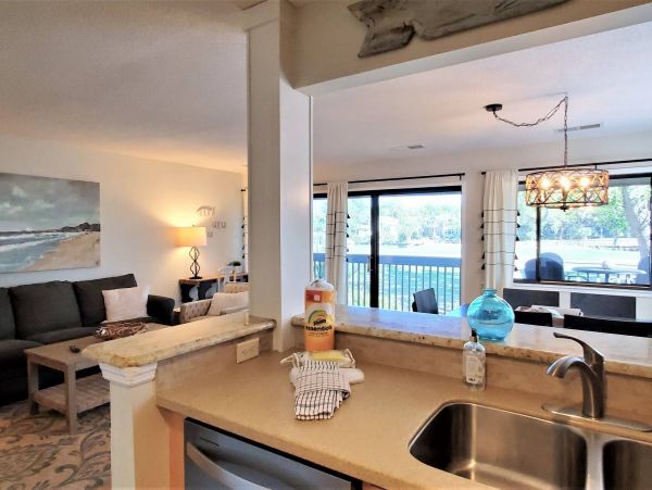 Hilton Head Vacation Condo Two Bedroom Walk to Beach