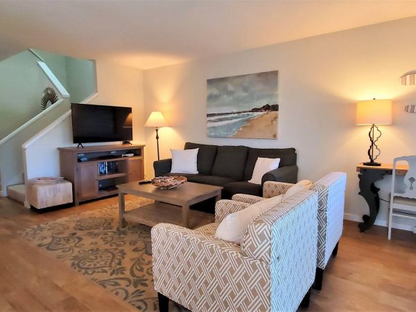 Hilton Head Vacation Condo Two Bedroom Walk to Beach