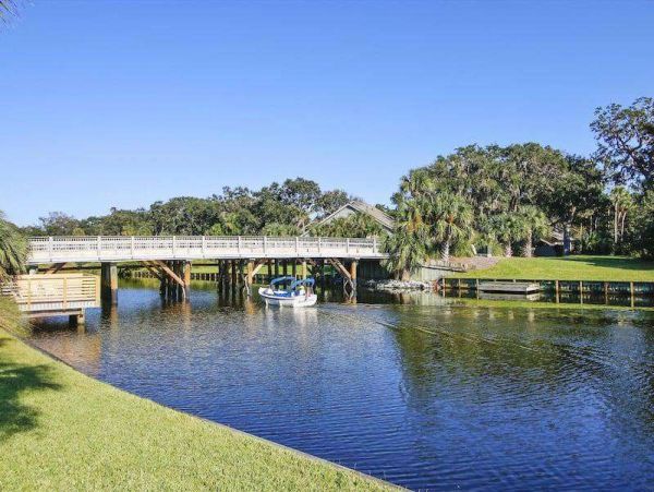 Hilton Head Vacation Condo Two Bedroom Walk to Beach