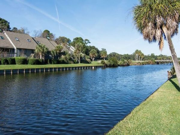Hilton Head Vacation Condo Two Bedroom Walk to Beach