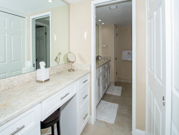 Two Bedroom Vacation Condo with Beautiful Panoramic Ocean Views