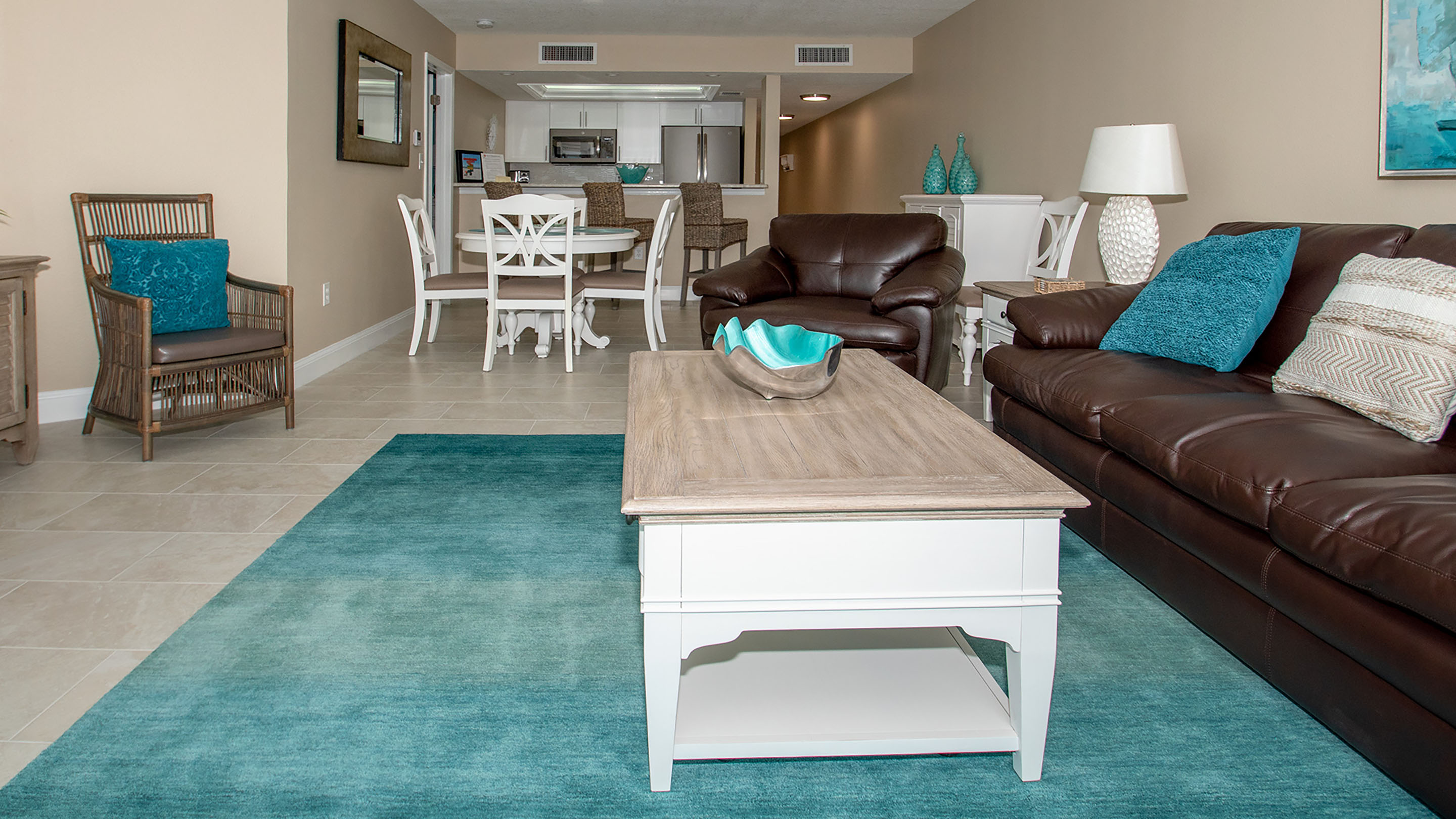 Two Bedroom Vacation Condo with Beautiful Panoramic Ocean Views