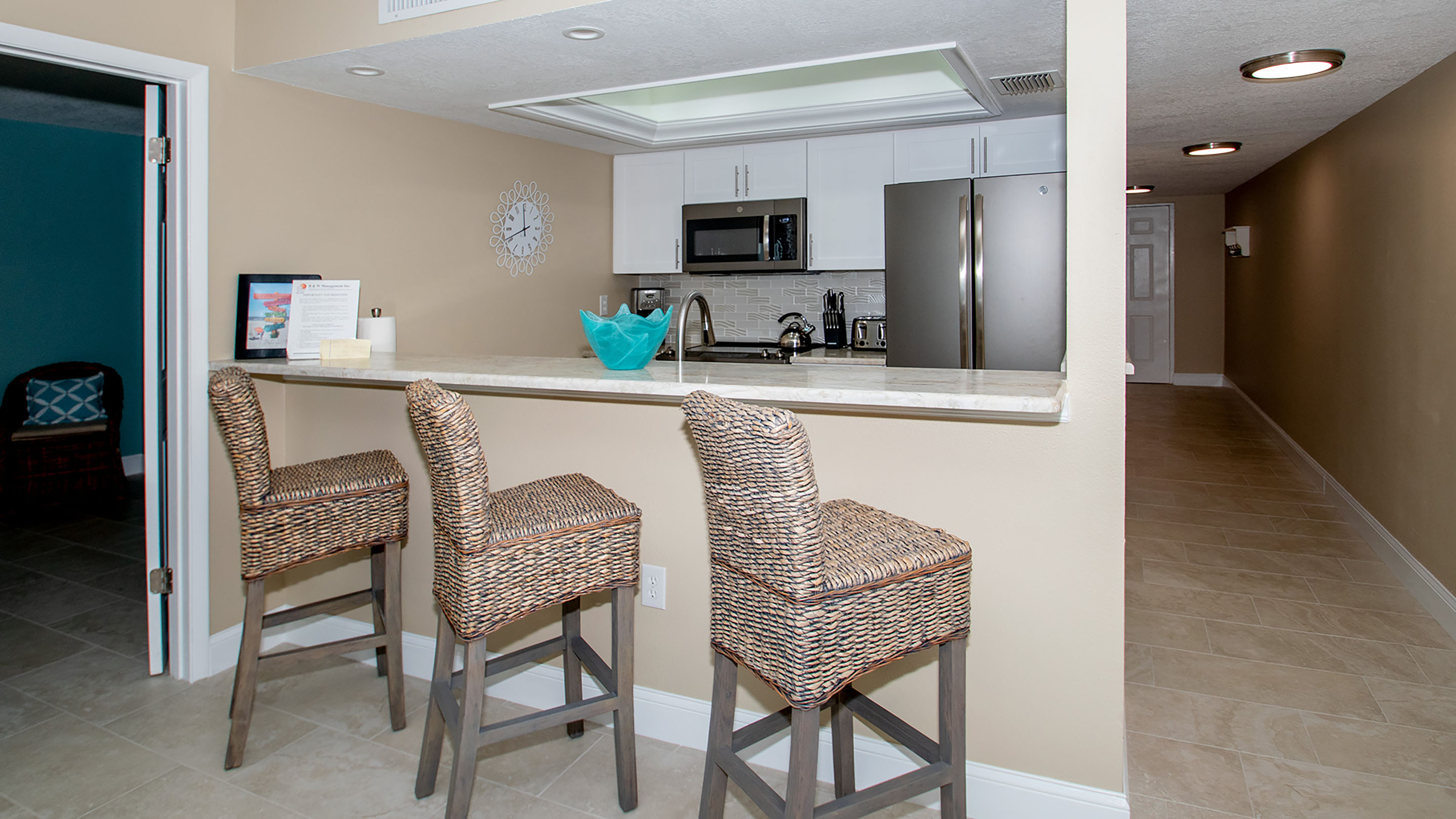 Two Bedroom Vacation Condo with Beautiful Panoramic Ocean Views