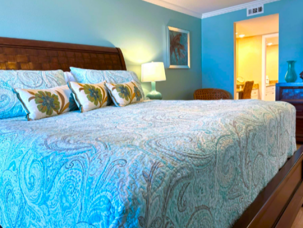 2 Bedroom/2 Bathroom Oceanfront Condo with spectacular views