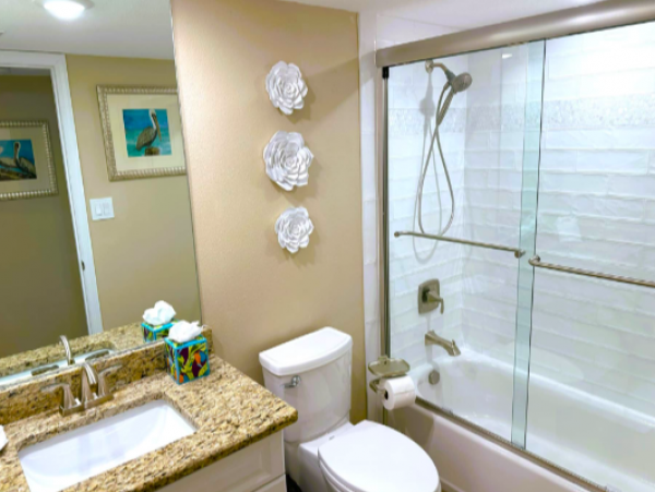 2 Bedroom/2 Bathroom Oceanfront Condo with spectacular views