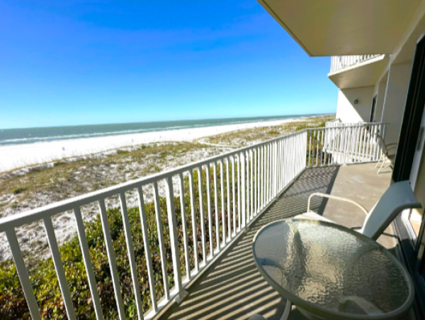 2 Bedroom/2 Bathroom Oceanfront Condo with spectacular views