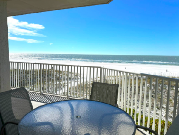 2 Bedroom/2 Bathroom Oceanfront Condo with spectacular views