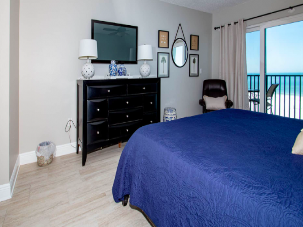 Premium 3 Bedroom 2 Bathroom Ocean Front Condo