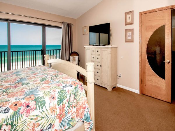 Gulf Front Clearwater Vacation Penthouse Sleeps Ten Guests