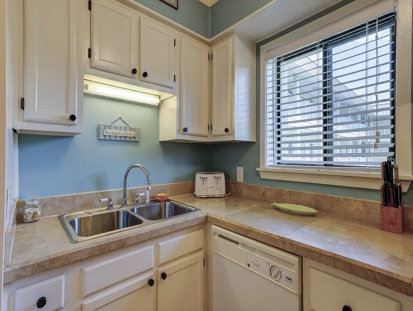 Resort Unit with Pool, Spa, Tennis & Gym Access in Hilton Head