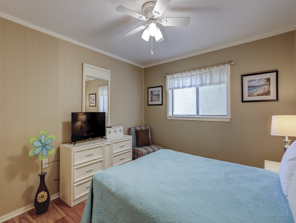 Resort Unit with Pool, Spa, Tennis & Gym Access in Hilton Head