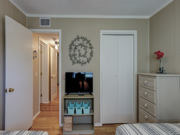 Resort Unit with Pool, Spa, Tennis & Gym Access in Hilton Head