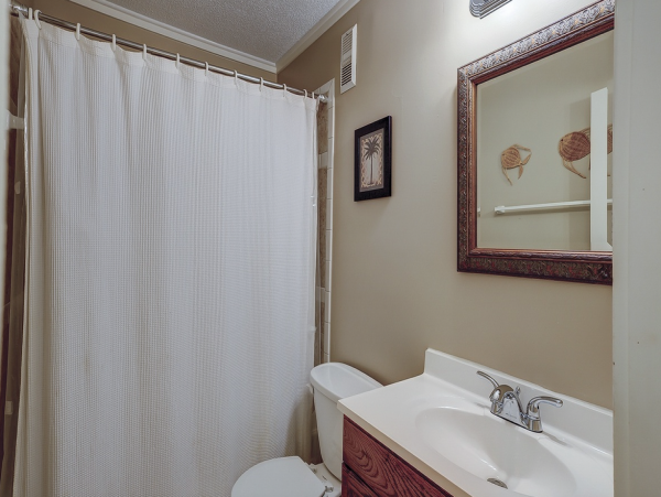 Resort Unit with Pool, Spa, Tennis & Gym Access in Hilton Head