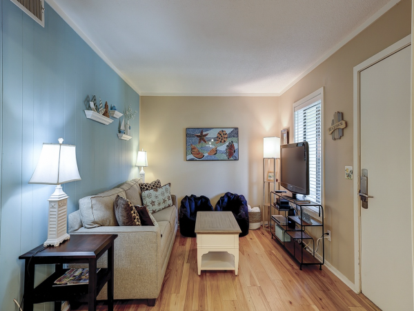 Resort Unit with Pool, Spa, Tennis & Gym Access in Hilton Head